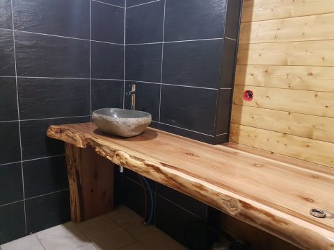 Création et fabrication de meuble de salle de bain à Saint-Leu